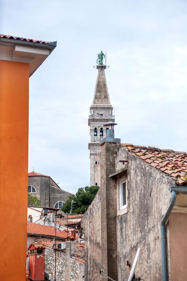 The Yellow House Apartments Rovigno Esterno foto